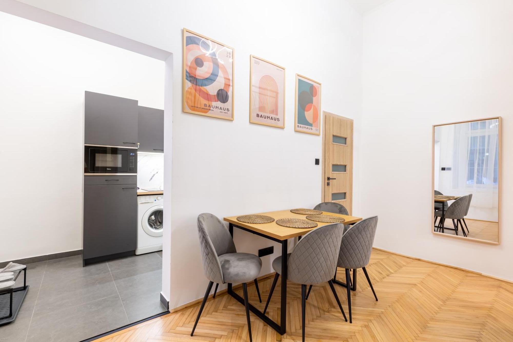 Apartment K35 Kertesz